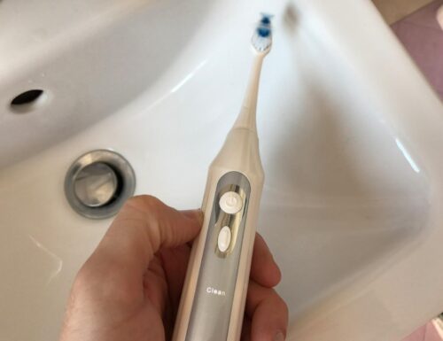Yasi spazzolino elettrico con 5 modalità di spazzolatura testina di ricambio e pulisci lingua